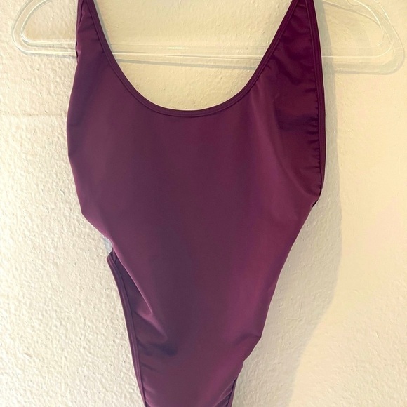 Laina Rauma Small thong onepiece swimsuit burgundy S - Picture 11 of 13
